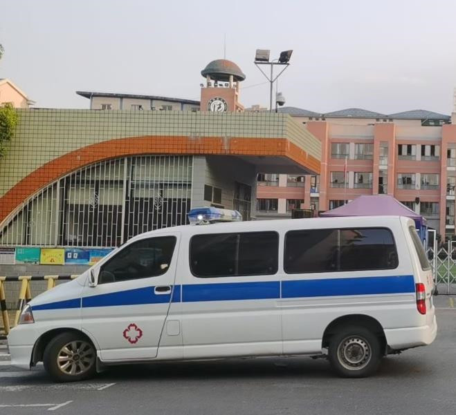 毛阳镇救护车出租护送骨折病人一公里多少钱